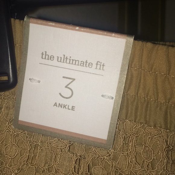 Chico’s Pull On Lace Ankle Pants - Picture 11 of 15